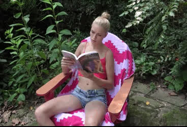 19 Years Old Blonde Fingering Masturbating Outdoor gif