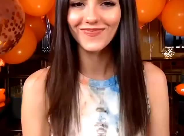 Celebrity Victoria Justice gif