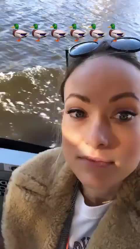 Olivia Wilde has to pee