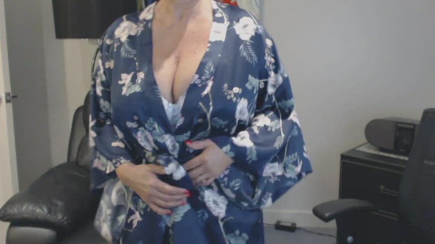 amateur big tits boobs homemade milf mature bbw curvy gif