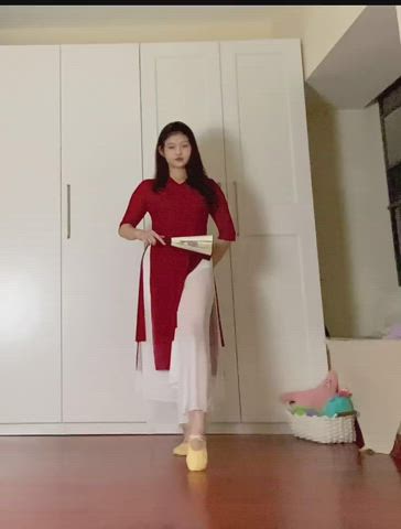 asian cute dancing gif