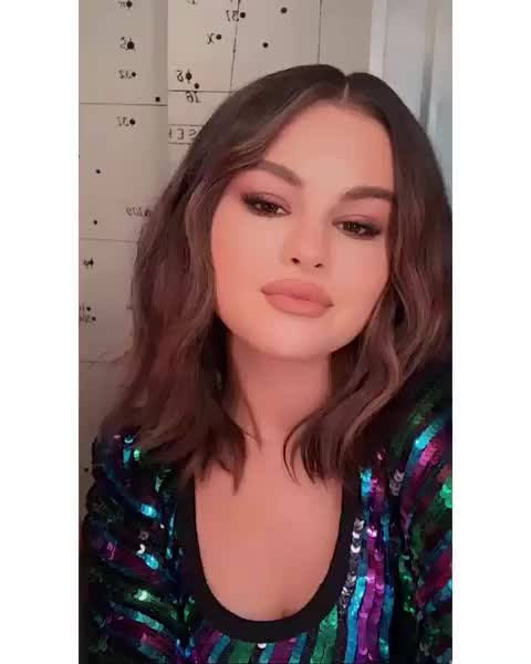 SelenaGomez110619