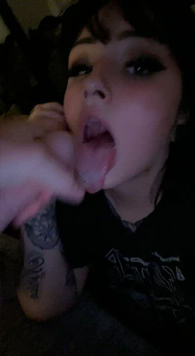 I’m such a slut for cum👅 wanna watch the full video of me worshiping my bf cock?