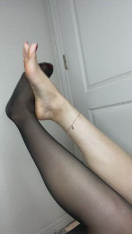 amateur feet fetish latina nylons soles gif