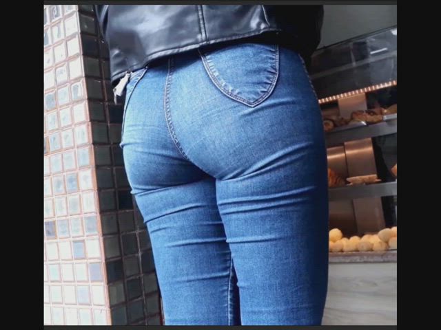 ass big ass booty candid fetish hidden cam jeans pawg voyeur worship gif