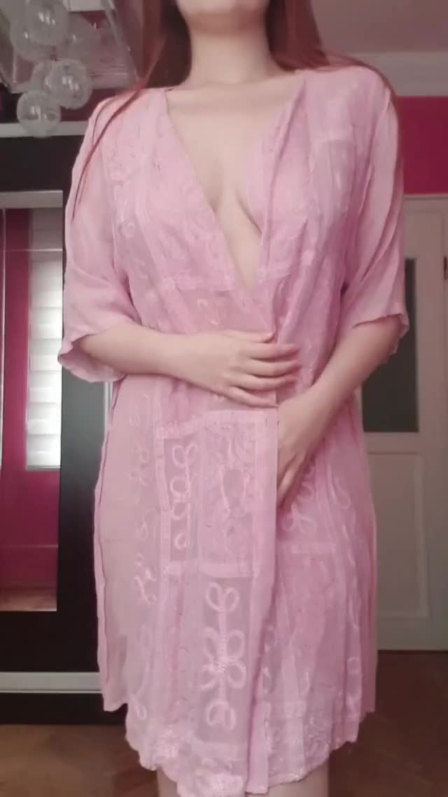 I think pink suits me. Do you agree? (oc)