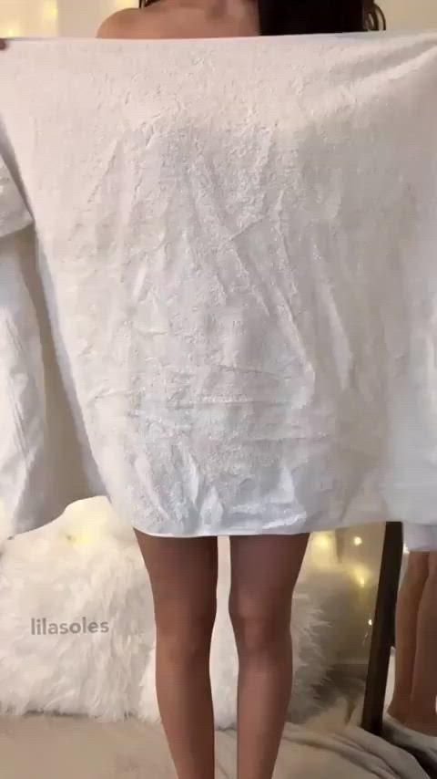 naked reveal thigh gap towel gif