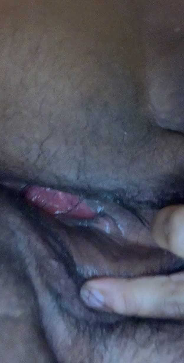 My tight wet pussy needs a friend ??