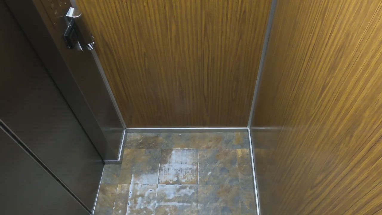 Busty girl gets caught in an elevator [kourtney_love]