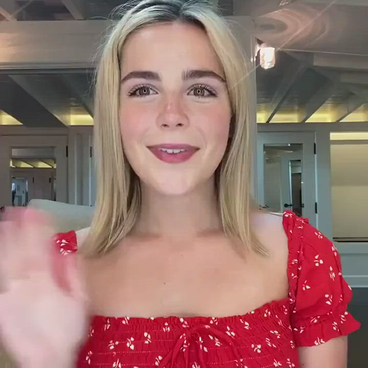 Kiernan Shipka gif