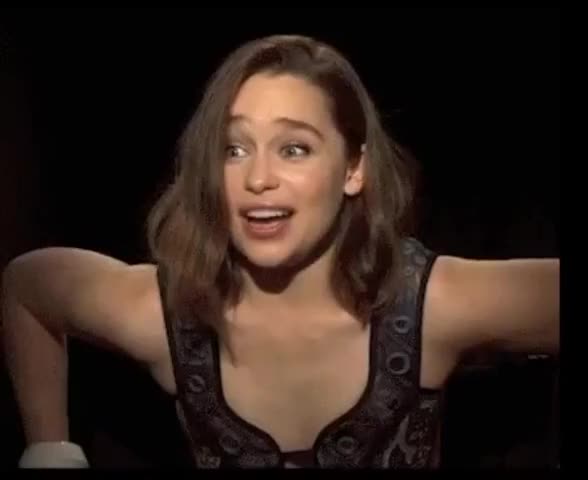 Emilia Clarke eyebrow control is over 9000