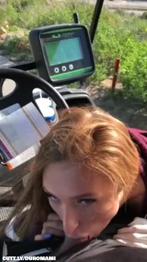 Blowjob on a golf cart...and a cumshot