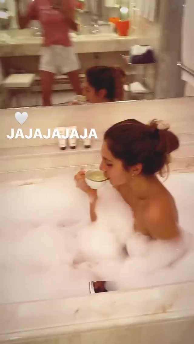 Maria Pedraza sister in bath from instagram live 0:12