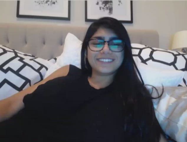 Amateur Arab Busty Mia Khalifa Pornstar gif