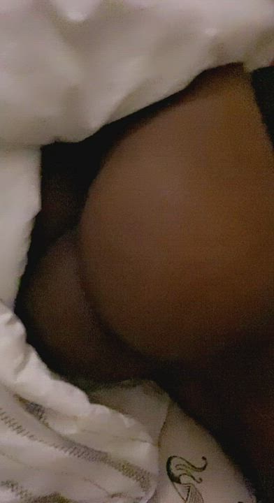 [25] Booty Rub