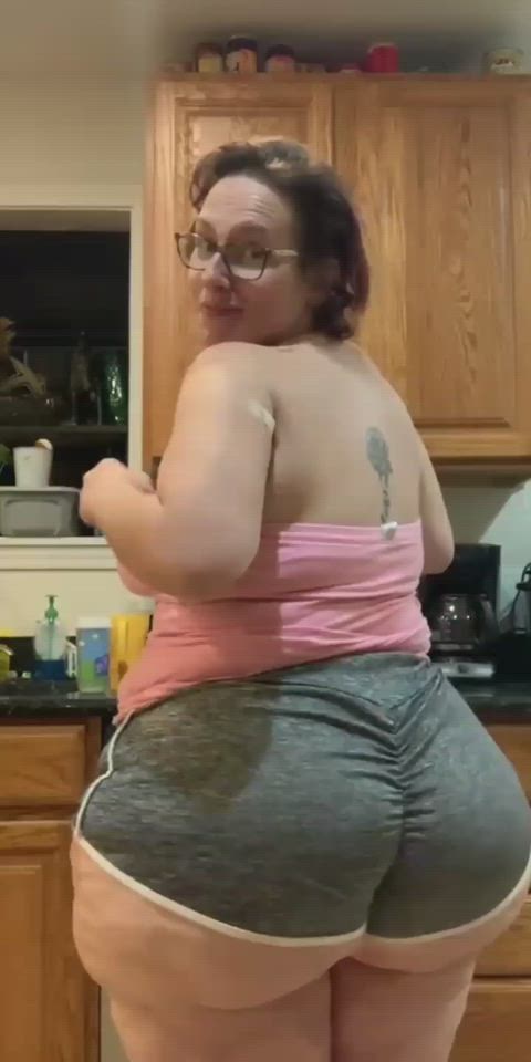 bbw bubble butt huge ass phat ass round butt ssbbw gif