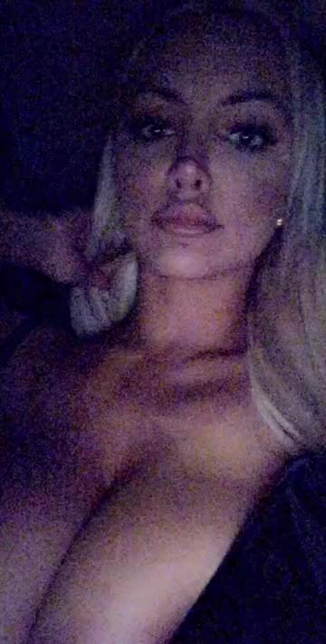 Lindsey Pelas thefappeningblog.com