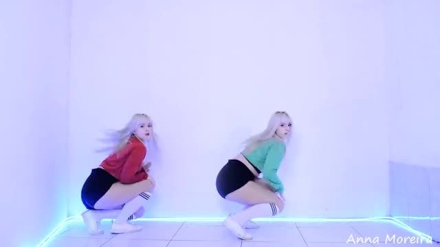 y2mate.com - hellovenus wiggle wiggle dance cover by anna moreira b-lIiTLLR4M 1080p