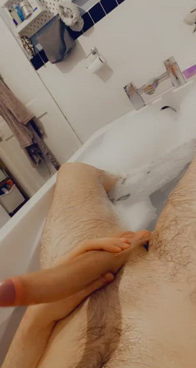 Someone share this bath with me?