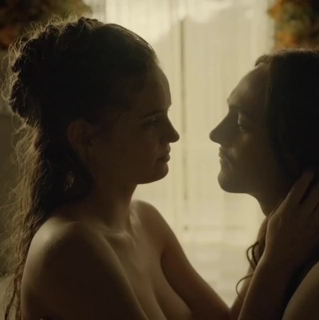 Noémie Schmidt Plot In 'Versailles (TV Series 2015– )' (S01E01E02E03) [Cropped