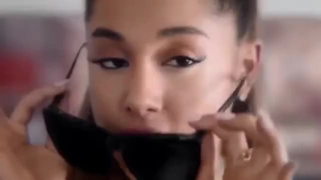 Ariana Grande gif