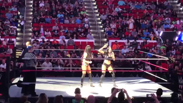 WWE, Raleigh, NC, 10/13/2018, IIconics entrance