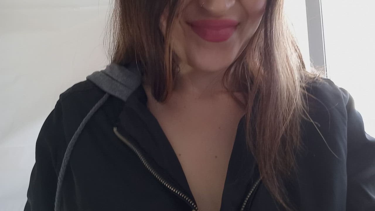 Do you like soft natural titties like mine? (reveal)?