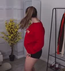It wants to rip out of those shorts