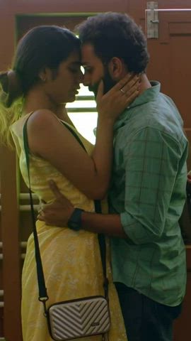 actress bollywood celebrity desi french kissing hindi indian kiss kissing gif