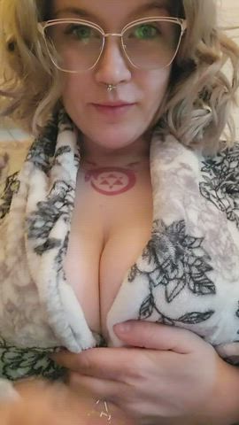 big tits boobs breastfeeding milf milking natural tits tits titty drop gif