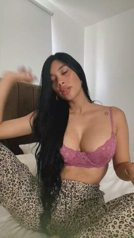 boobs booty latina gif