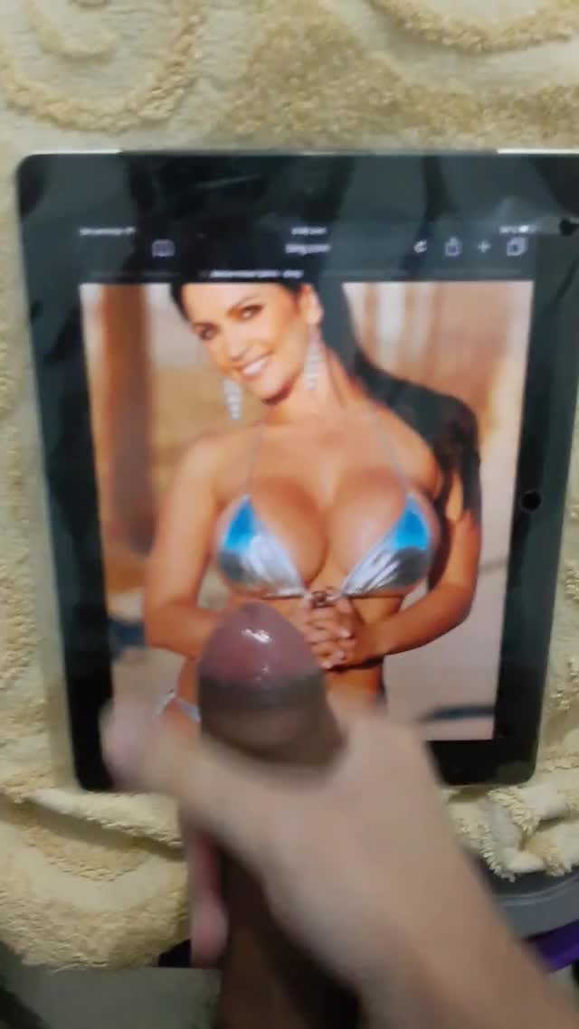 Tribute Denise Milani