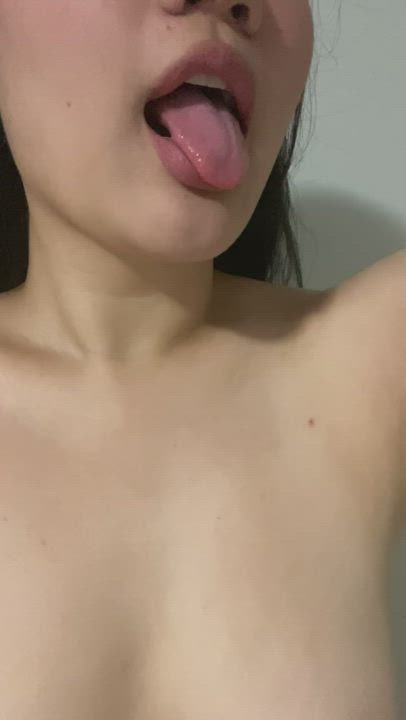 I’m flashing my pussy for my birthday, hope you like it 🥺🤍