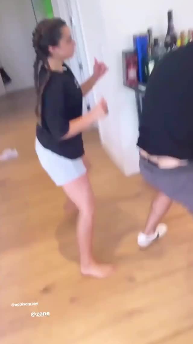 Addison Rae Twerking