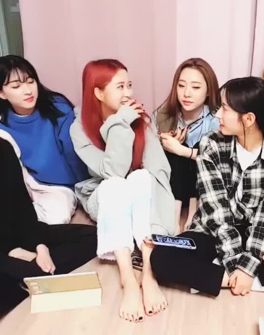 WJSN Dayoung feet 12