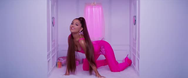 On All Fours - 7 Rings (MV) - 2019