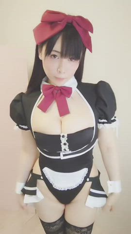 Yui the maid revealing her perfect tits