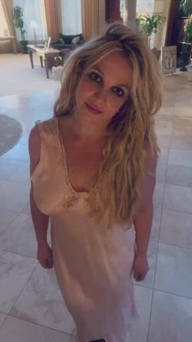 blonde britney spears celebrity natural tits pokies see through clothing gif