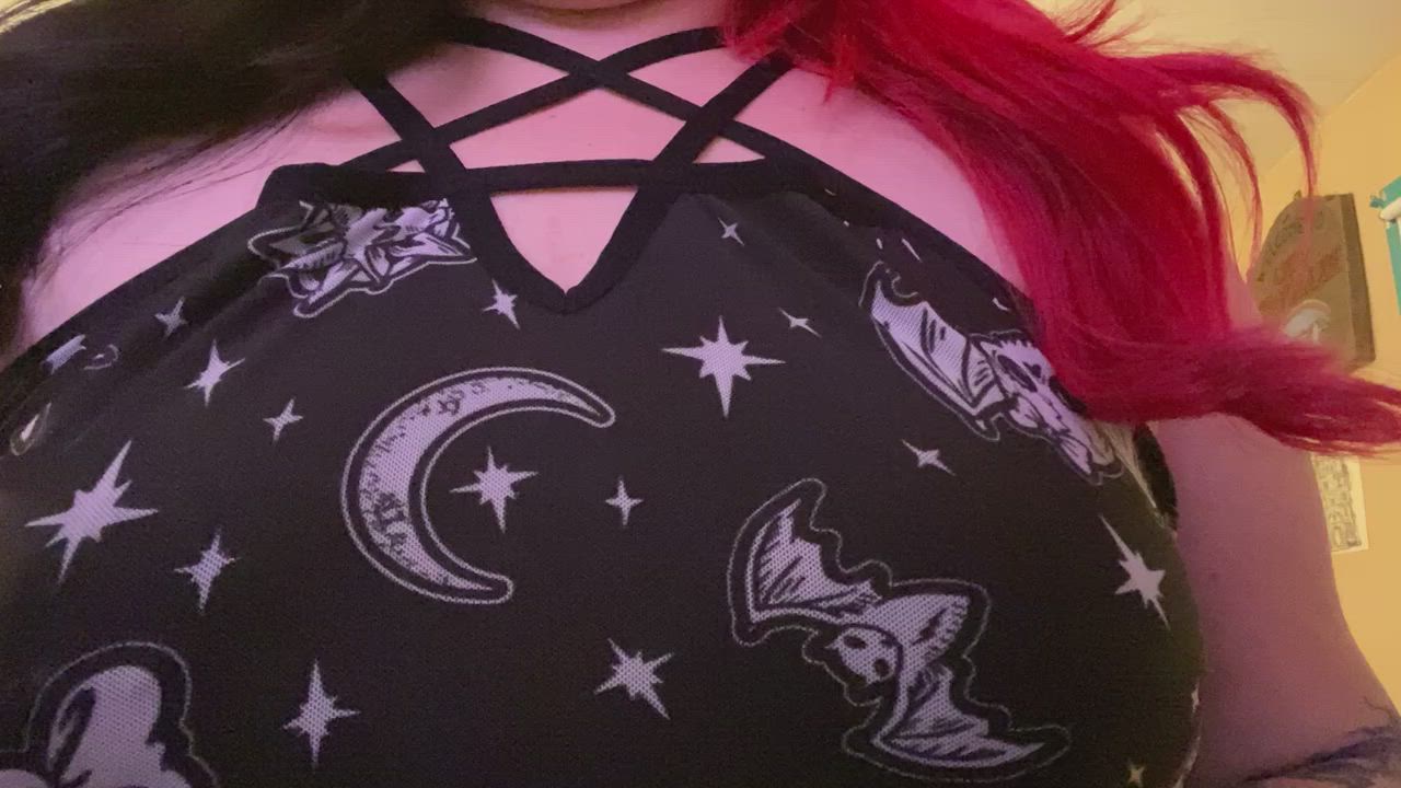 Gothy titty drop 😈