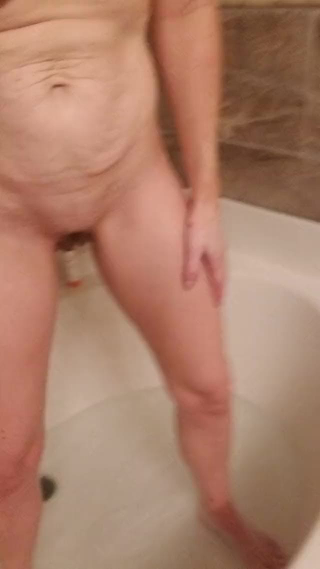 Mature Mormon amateur wife piss