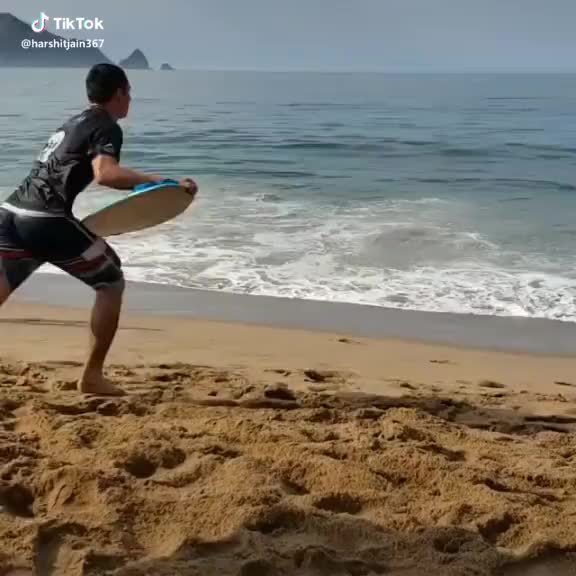 best stunt ever  ✌??? #featureme #foryou #tiktokindia #tiktok #beach #bored #GoPop