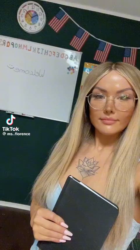 Florence - More tiktok flashing vids on my TT likes