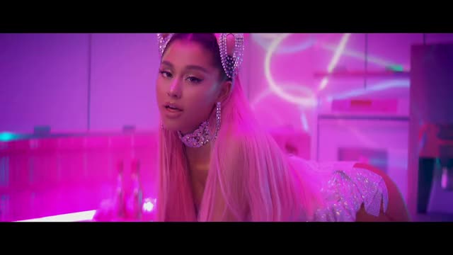 UHD - Ariana Grande