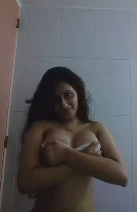 EXTREMELY HORNY BHABHI SHOWING HER TITS AND PUSSY [LINK IN COMMENT] ??