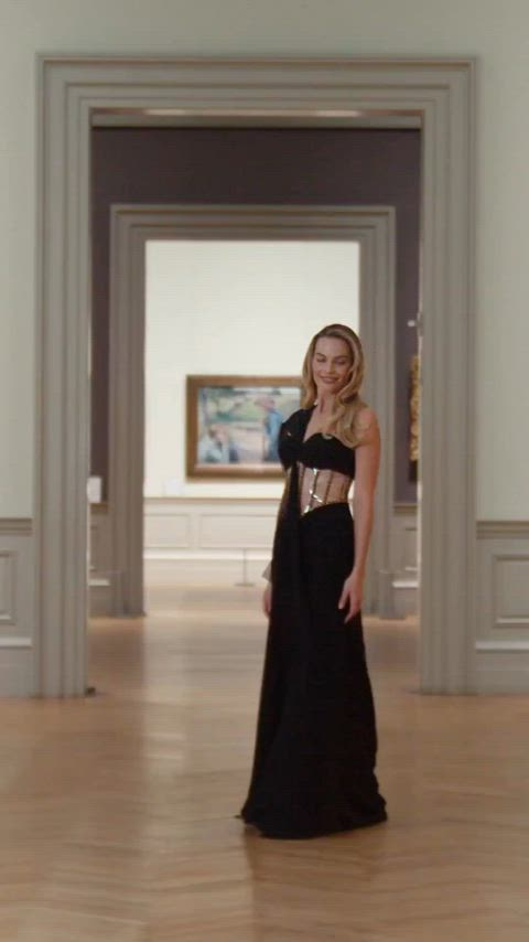 blonde celebrity margot robbie gif