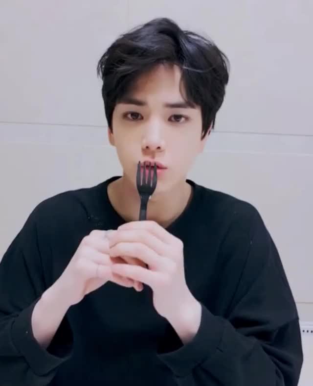 Younghoon vlive