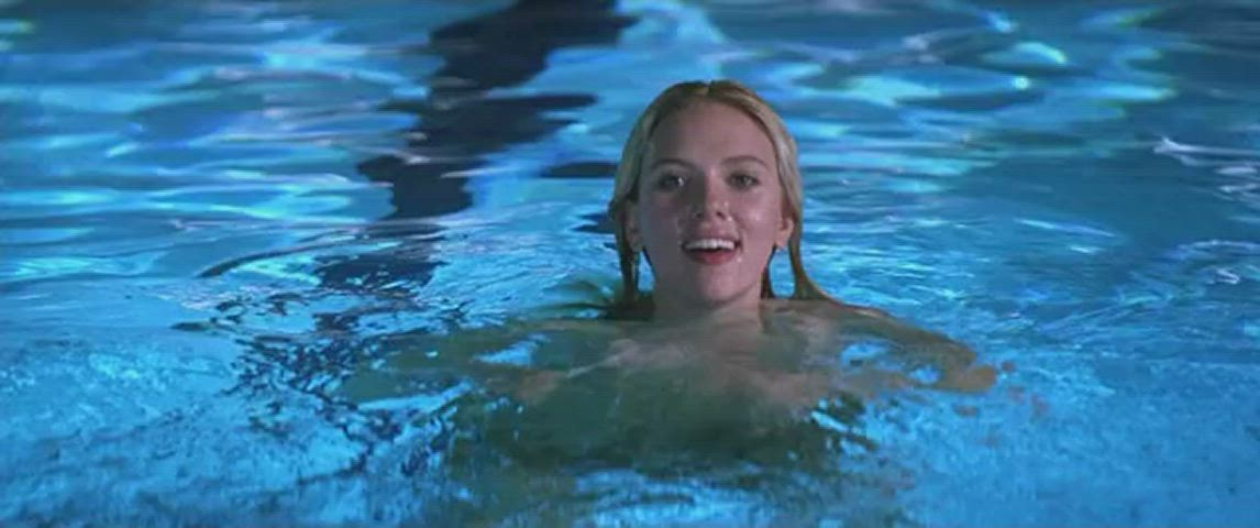 celebrity scarlett johansson wet gif