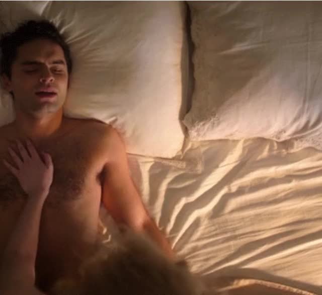 Elle Fanning - The Great (Hulu) S1E01 (2020)