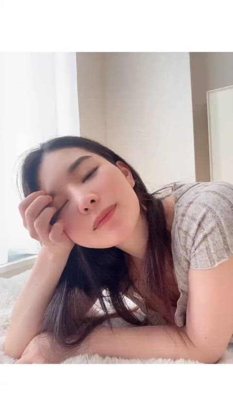 Mmm sexy Rikakodesu just wants to cuddle and talk sexy with you 💕💕