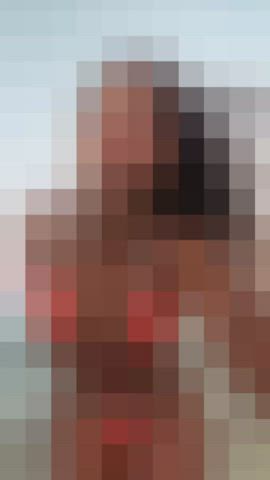 Pretty girl in bikini, but you only get pixels loser